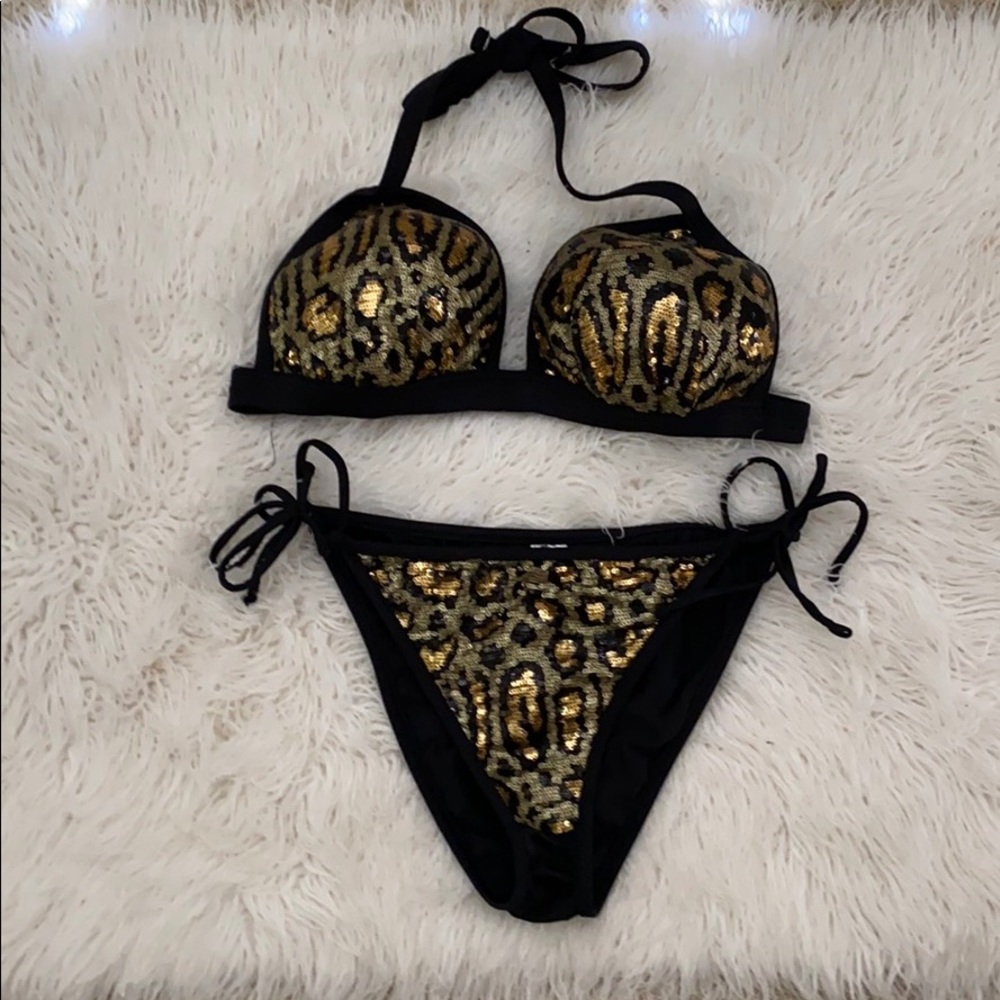 Super hott leopard sequin bikini